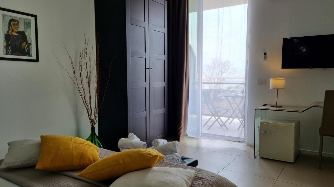 パレルモ Location10 Bed & Breakfast エクステリア 写真
